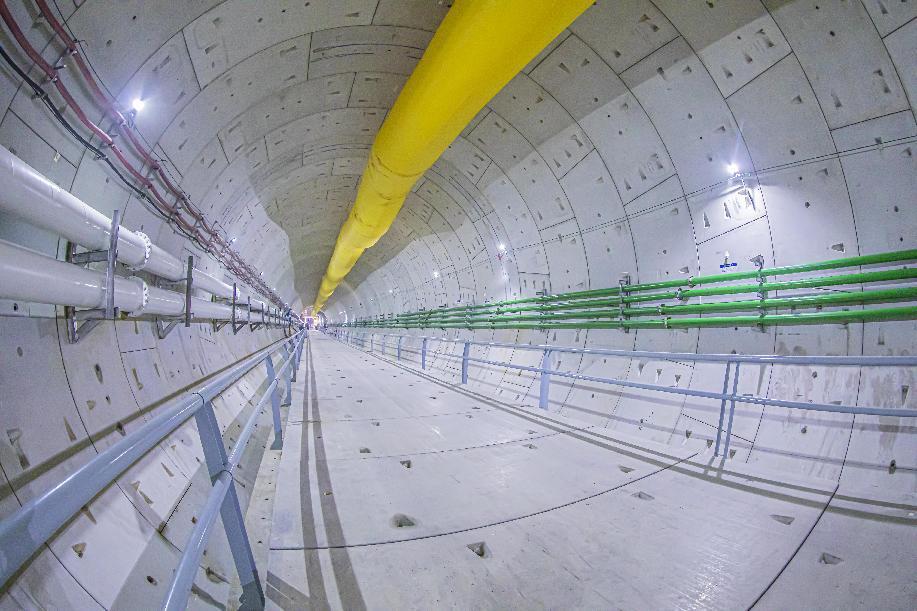 打破世界纪录！中国大盾构掘至海底106米(图1)